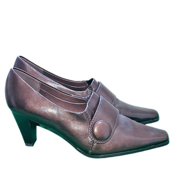 Liz Claiborne Classic Brown Heels - Picture 3 of 6